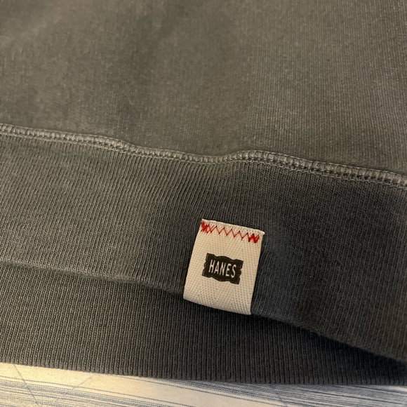 Hanes Crewneck - Picture 4 of 5